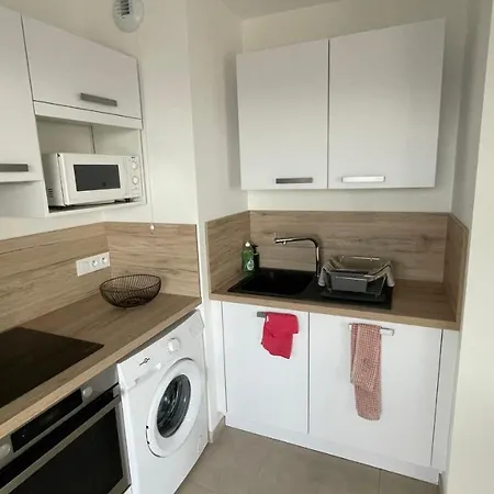 2 Pièces Neuf - Vue Piscine 18 M - Proche - Location Par Semaine Complète * Calvi (Corsica)