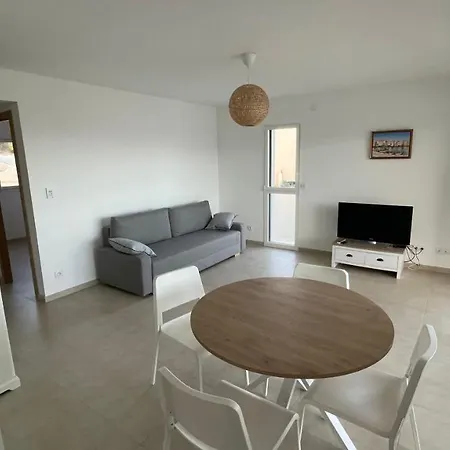 Calvi 2 Pieces Neuf - Vue Piscine 18 M - Proche - Location Par Semaine Complete Calvi (Corsica)